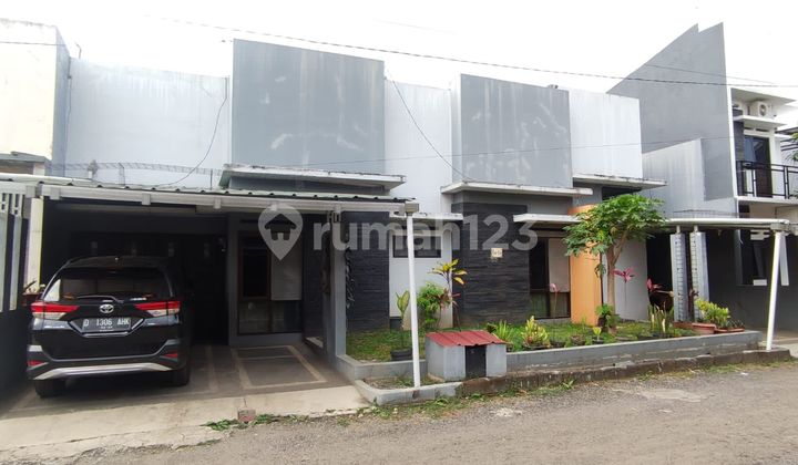 Beautiful, well-maintained house at Antapani Residence, Antapani. Beautiful, well-maintained house at Antapani Residence, Antapani.