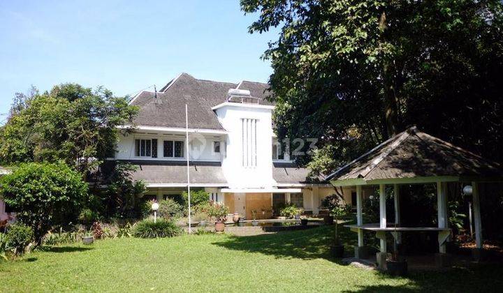 Rumah heritage strategis di Sayap Dago 1