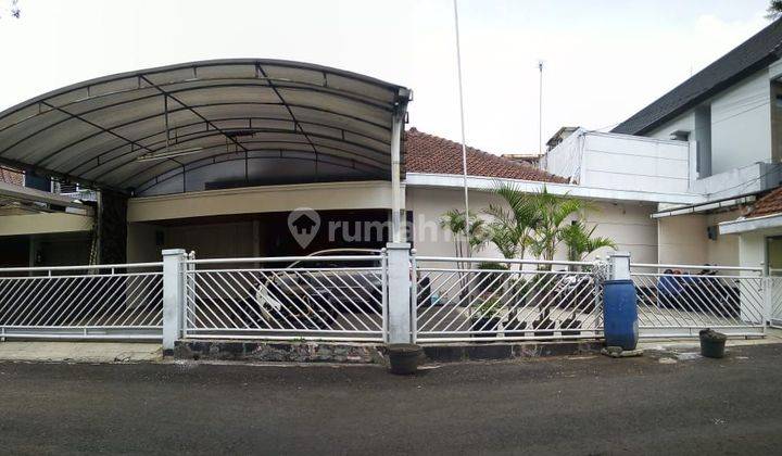 Rumah Bagus strategis di Tubagus Ismail  1