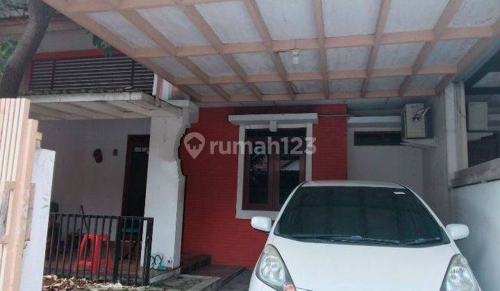 Rumah strategis terawat di Puri Dago Raya  1