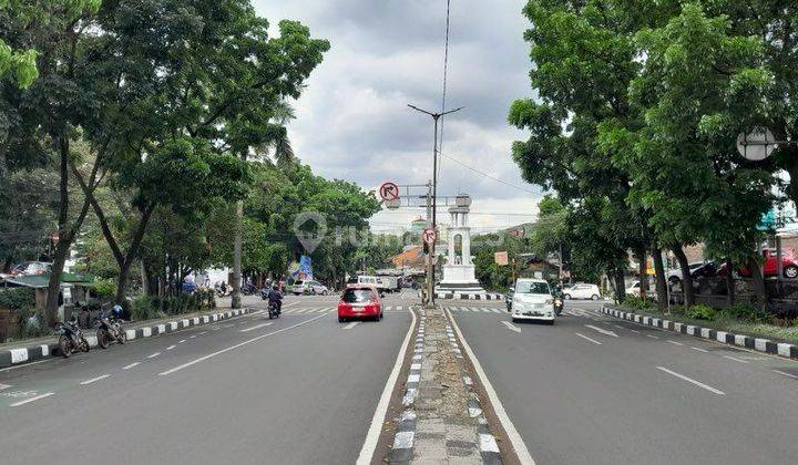 Rumah mewah mainroad di Jalan Cipaganti  1