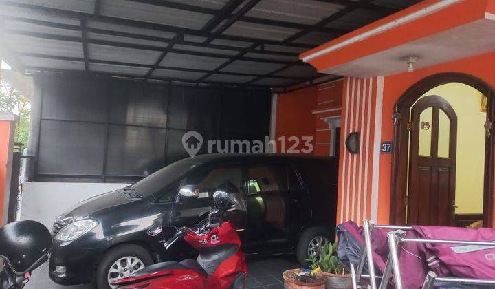 Rumah strategis full furnish di Komplek kota mas  2