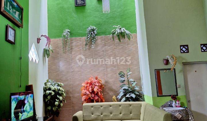 Rumah strategis siap huni di Jalan Cihanjuang  2