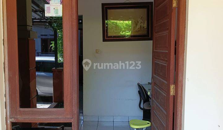 Rumah cantik terawat di Komplek kota mas  2