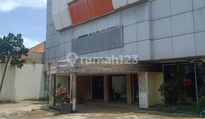 Strategic Large Shophouse Ready to Occupy in Majalaya 1