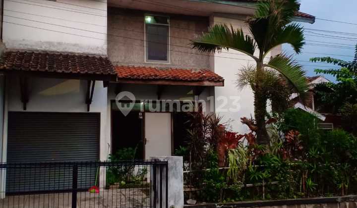 Strategic House on Pesantren Street, Cimahi City. 2