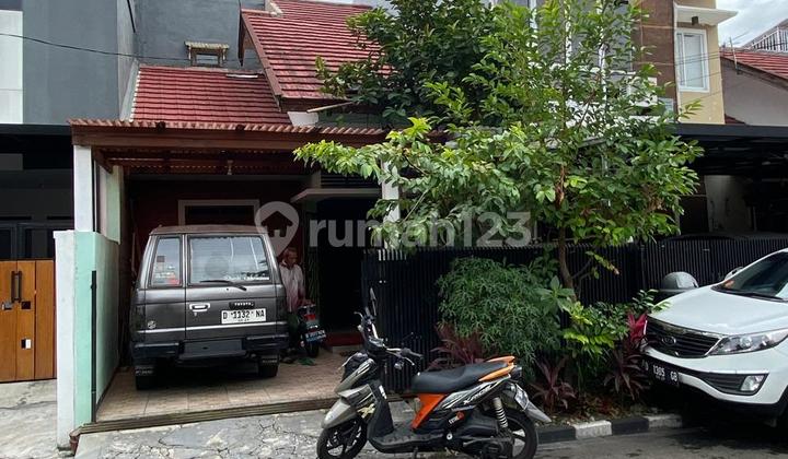 Rumah Strategis di Komplek Puri Dago Antapani
