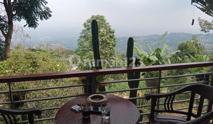 Comfortable and Beautiful Villa with a View of Bandung City in Arcamanik Comfortable and Beautiful Villa with a View of Bandung City in Arcamanik