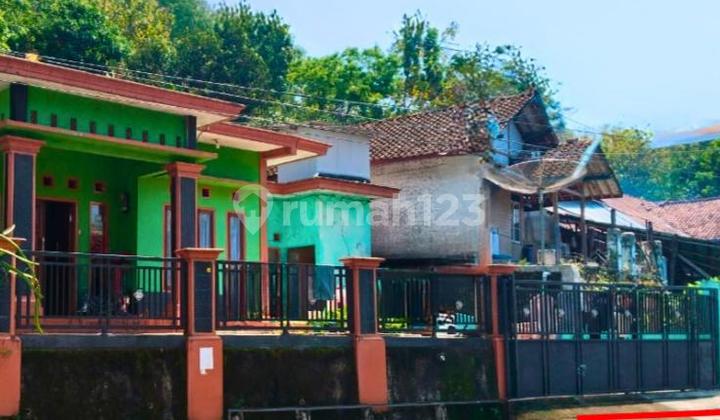 Strategic Comfortable House on Pameungpeuk Garut Main Road