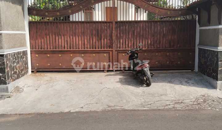 Villa Strategis Di Cipanas Kota Garut Villa Strategis Di Cipanas Kota Garut