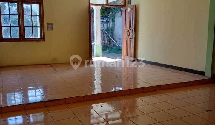 Rumah Strategis Cocok Untuk Usaha Dan Tempat Tinggal Di Jalan Cihanjuang 2