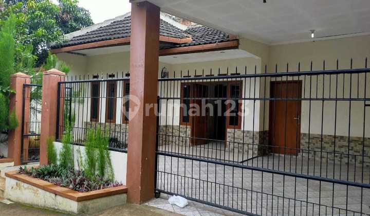 Rumah Cantik Terawat Di Komplek Permata Cimahi 1