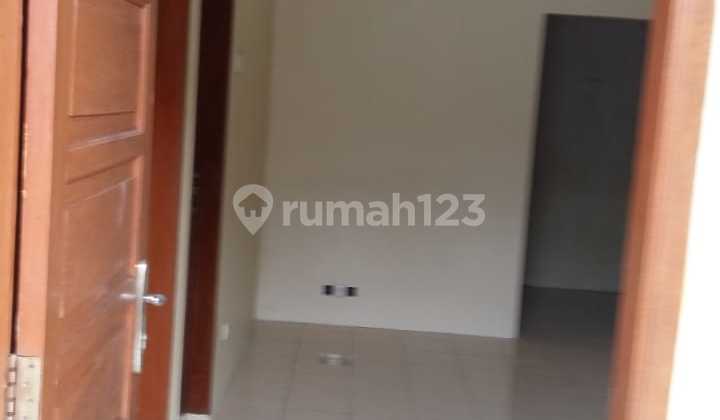 Well-Maintained Strategic House in Soekarno Hatta, Soekarno Hatta 2