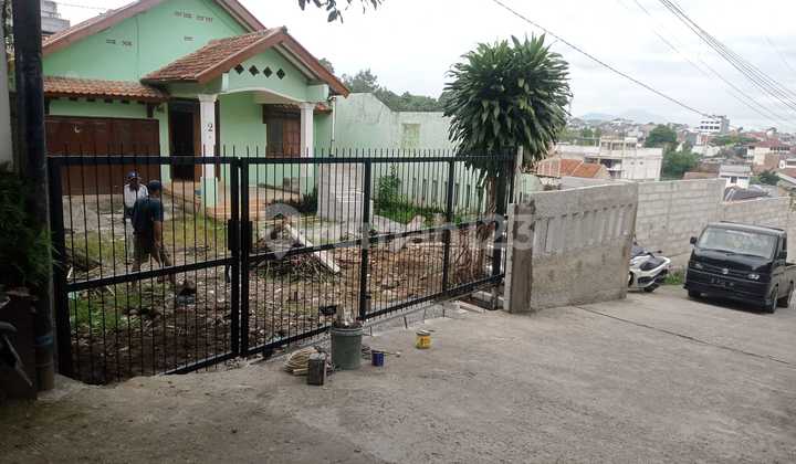 Rumah Strategis Cocok Untuk Usaha Dan Tempat Tinggal Di Jalan Cihanjuang