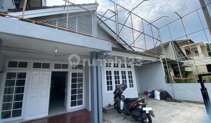  Rumah Strategis Di Jalan Utama Antapani 