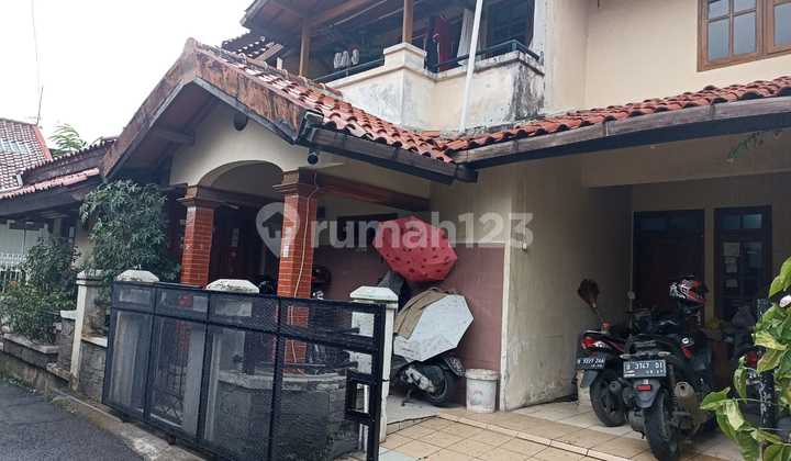 Strategic House in Buah Batu Metal Complex