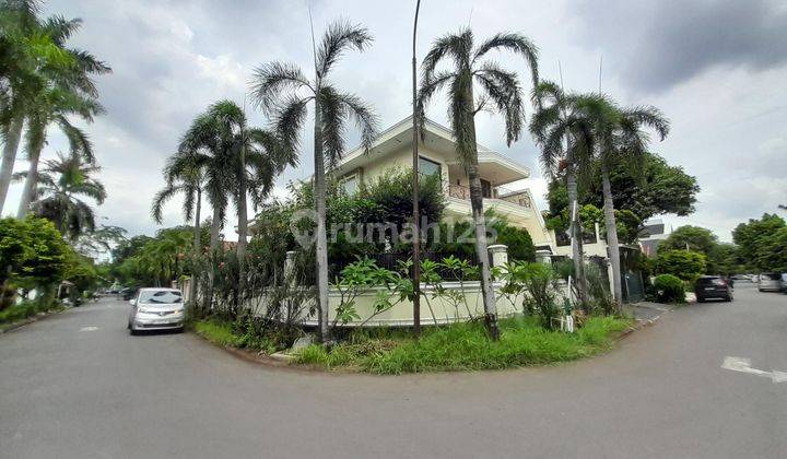 Rumah Hook Mewah Dan Strategis, Daerah Elit Puri Indah  2