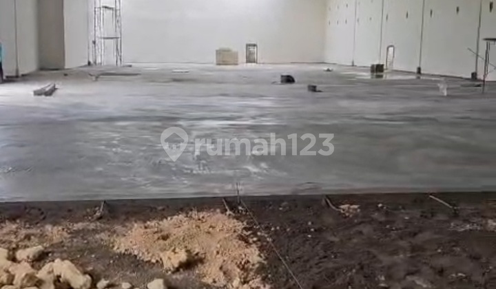 Gudang Raya Babat Nol Jalan