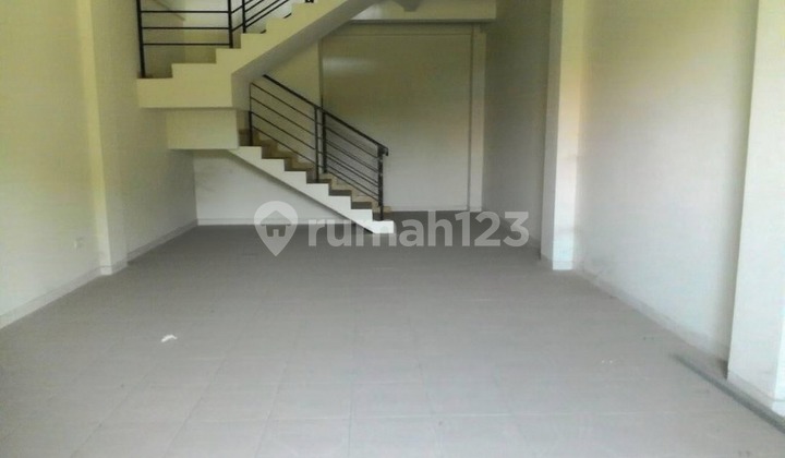 4-Storey Shophouse on Jalan Raya Ahmad Yani 2