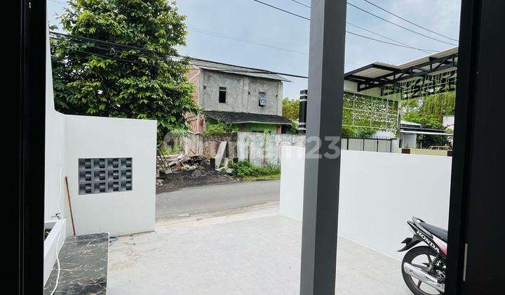 Beautiful House in Polri Housing Complex Mangunharjo Tembalang 2