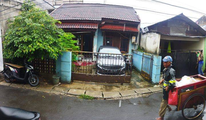 Dijual rumah akses mobil di jl.raya legoso ciputat 1