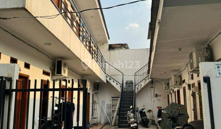 Dijual rumah kost 11 kamar dekat kampus ISTN cipedak 1