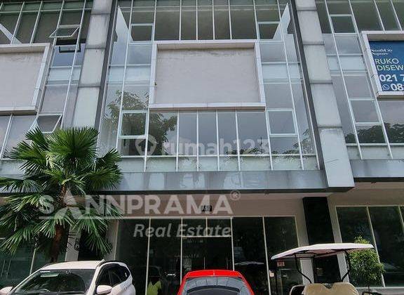 Ruko Siap Pakai di Jalan Boulevard South City,3 Lantai 1