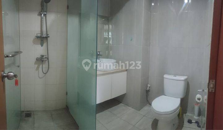 Apartement Penthouse Apartemen Hampton s Park 2 BR Semi Furnished 12