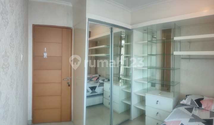 Apartement Penthouse Apartemen Hampton s Park 2 BR Semi Furnished 14