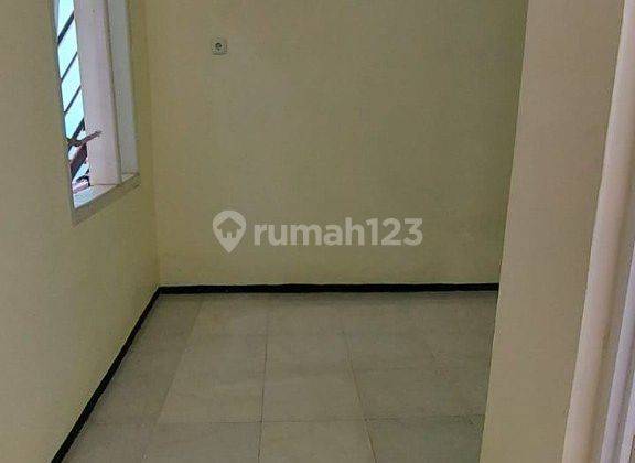 Rumah 3 Kamar Tidur 2 Lantai di Titan Asri Kota Malang 8