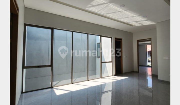 Dijual Rumah Mewah di Graha Pinus Raya 2