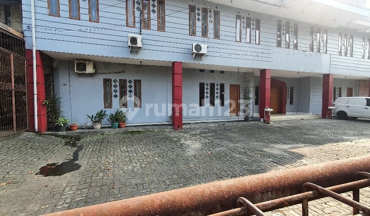 Gedung di Sayap Jalan Ahmad Yani Lokasi Strategis Akses Jalan Besar Cocok Untuk Kantor Gedung di Sayap Jalan Ahmad Yani Lokasi Strategis Akses Jalan Besar Cocok Untuk Kantor