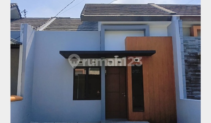 Rumah Asri Siap Huni di Duta Margawangi- Hunian Nyaman & Strategis Rumah Asri Siap Huni di Duta Margawangi- Hunian Nyaman & Strategis