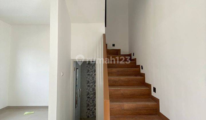 Hunian Ada Kidspool Carport 2 Mobil Lokasi 4 Menit Ke Tol Cisalak 5