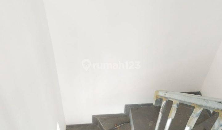 Cluster di Radar Auri Carport 2 Mobil Lokasi Dekat Stasiun Lrt 11