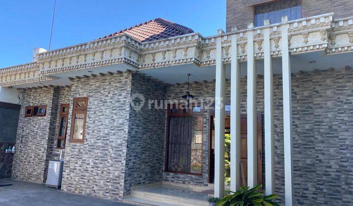 Villa mewah pinggir jalan utama tangkuban parahu lembang 1