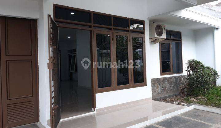 Rumah thi untuk keluarga besar lebar 10m ada dak 2