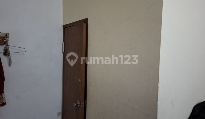 Strategic Manglid Shop House with Spacious Parking in a Busy, Dense Area 2