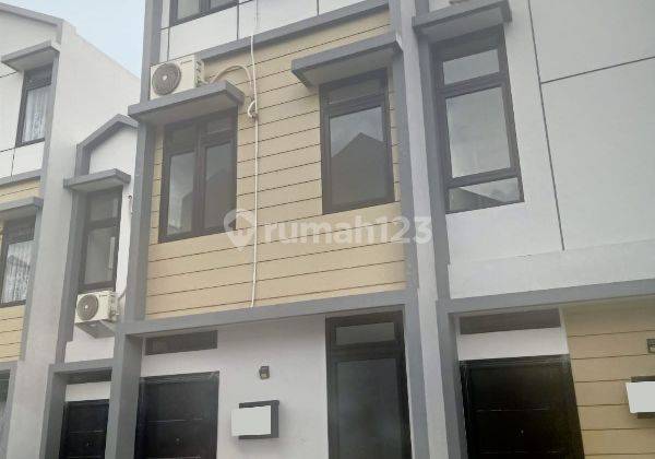 Rumah Baru Murah Disewakan di Cluster Perumahan Araya Gmk01938 1