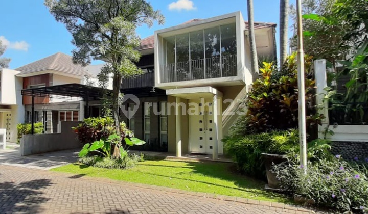 Nice Comfortable House in Riverside Housing Malang GMK01568 2