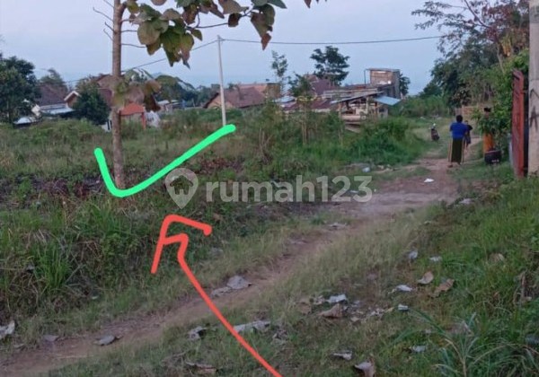 98 m2 Plot of Land in Junrejo Batu Housing Complex GMK01991