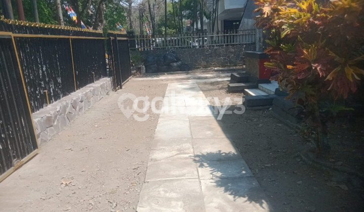 Rumah Bagus Model Belanda di Dekat Kawasan Ijen Malang GMK02602 2