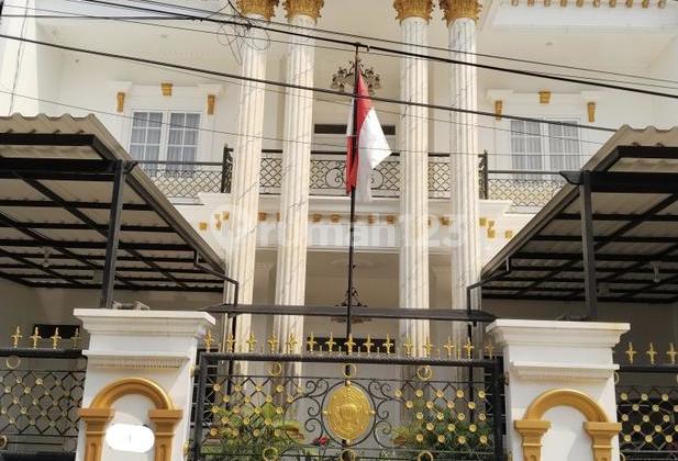 Rumah Mewah Terawat Semi Furnish Pondok Jatimurni Kota Bekasi