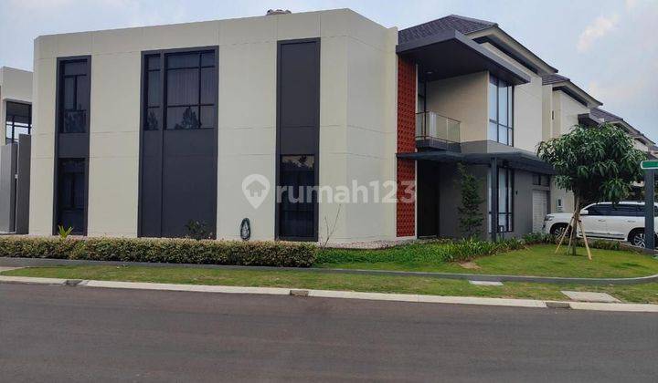 Rumah mewah terawat  cluster Emily Summarecon kota bandung 1