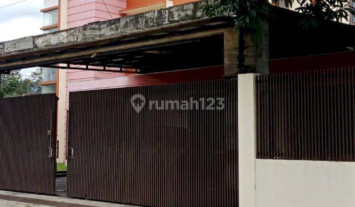 Rumah mewah 2 lantai Dan Luas di golf barat arcamanik bandung  2