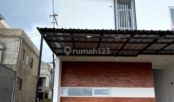 Rumah 2 lantai minimalis 10 menit upi setiabudi bandung  1