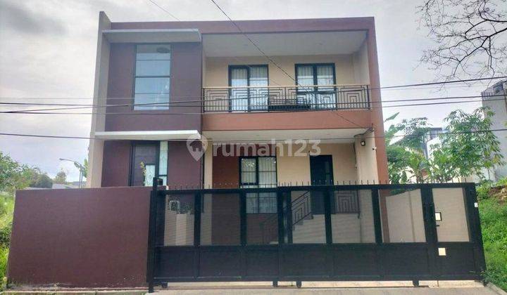 Rumah baru 2 lantai SHM full furnished Setiabudi regency bandung 1