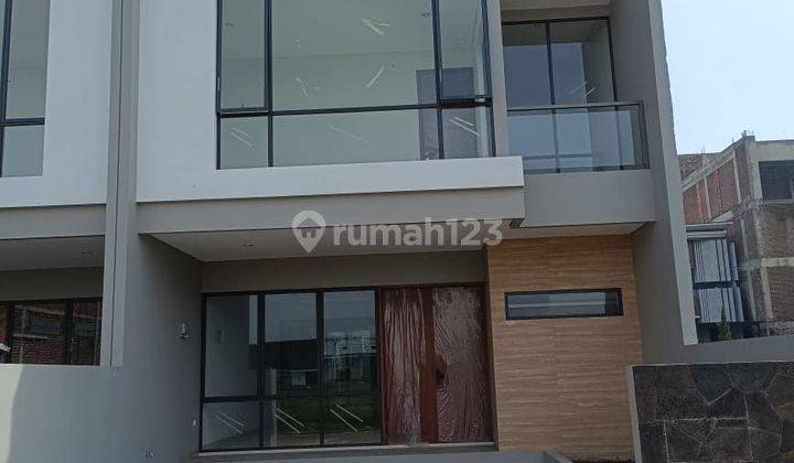 Rumah Baru Mewah 2 Lantai Royal Grande Setra Duta Bandung  1