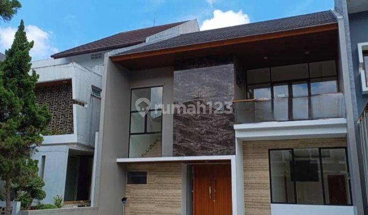 Rumah baru  mewah 2 lantai singgasana pradana mekar wangi bandung 2