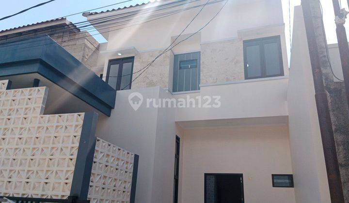 Rumah baru 2 lantai shm siap huni jalan kalijati antapani  1